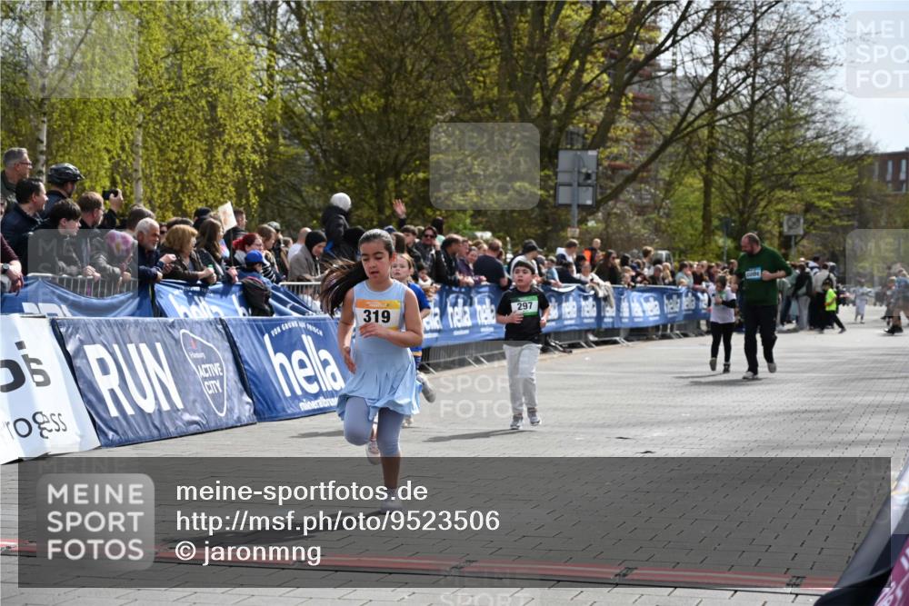 12.04.2026 - 45. Internationalen Wilhelmsburger Insellauf J. Mangold http://msf.ph/oto/9523506 12.04.2026 14:37:09 Ziel 92, 874, 297 meine-sportfotos.de