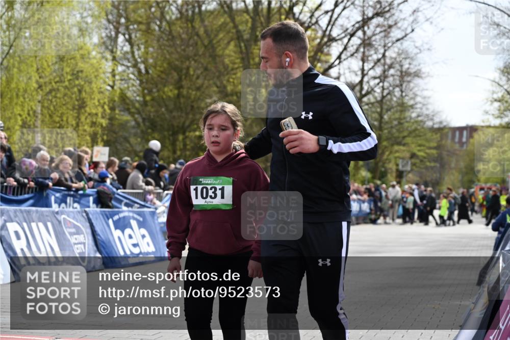 12.04.2026 - 45. Internationalen Wilhelmsburger Insellauf J. Mangold http://msf.ph/oto/9523573 12.04.2026 14:37:29 Ziel 822, 1031 meine-sportfotos.de