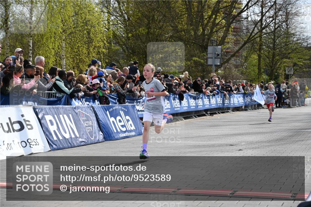 12.04.2026 - 45. Internationalen Wilhelmsburger Insellauf J. Mangold http://msf.ph/oto/9523589 12.04.2026 14:48:23 Ziel 1835, 1824 meine-sportfotos.de