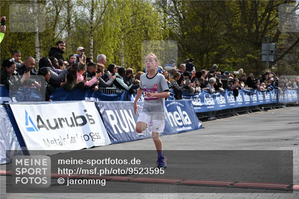 12.04.2026 - 45. Internationalen Wilhelmsburger Insellauf J. Mangold http://msf.ph/oto/9523595 12.04.2026 14:48:23 Ziel 1835, 1824 meine-sportfotos.de