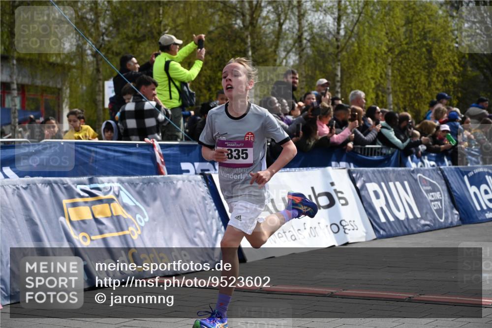 12.04.2026 - 45. Internationalen Wilhelmsburger Insellauf J. Mangold http://msf.ph/oto/9523602 12.04.2026 14:48:24 Ziel 1835, 1824 meine-sportfotos.de