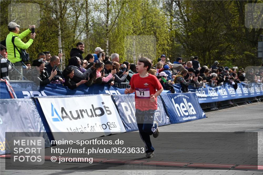 12.04.2026 - 45. Internationalen Wilhelmsburger Insellauf J. Mangold http://msf.ph/oto/9523633 12.04.2026 14:48:35 Ziel 71, 1838, 1068, 599, 18 meine-sportfotos.de