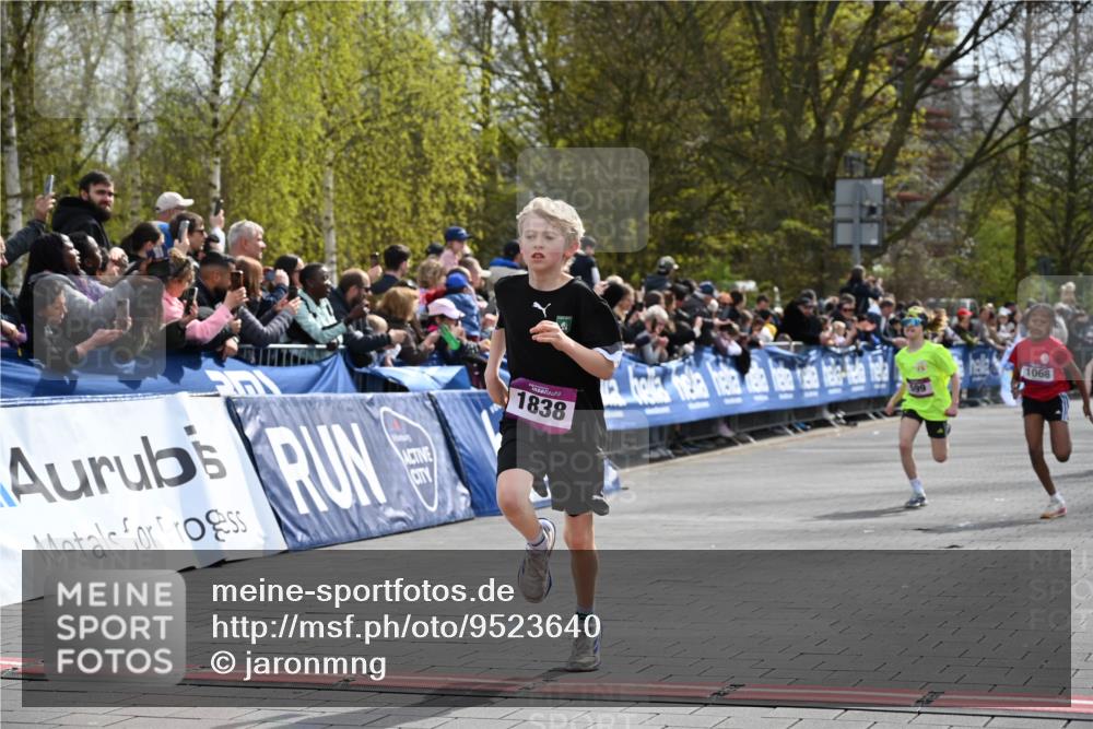 12.04.2026 - 45. Internationalen Wilhelmsburger Insellauf J. Mangold http://msf.ph/oto/9523640 12.04.2026 14:48:36 Ziel 71, 1838, 1068, 599, 18 meine-sportfotos.de