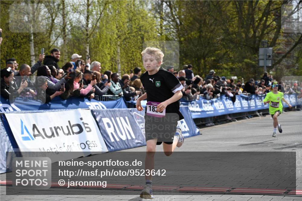 12.04.2026 - 45. Internationalen Wilhelmsburger Insellauf J. Mangold http://msf.ph/oto/9523642 12.04.2026 14:48:36 Ziel 71, 1838, 1068, 599, 18 meine-sportfotos.de