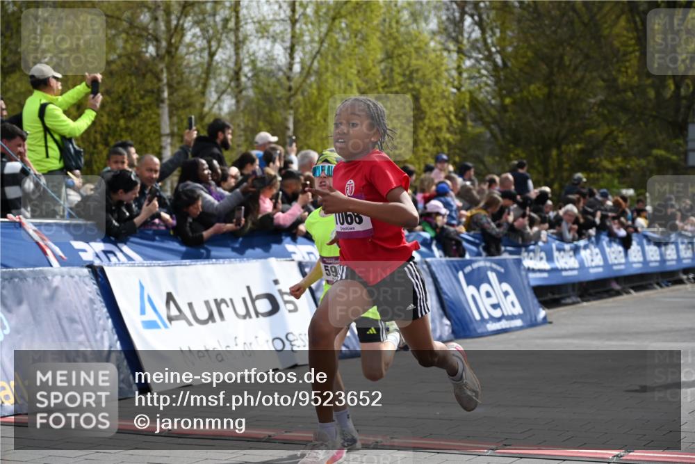 12.04.2026 - 45. Internationalen Wilhelmsburger Insellauf J. Mangold http://msf.ph/oto/9523652 12.04.2026 14:48:38 Ziel 71, 1838, 1068, 599, 18 meine-sportfotos.de