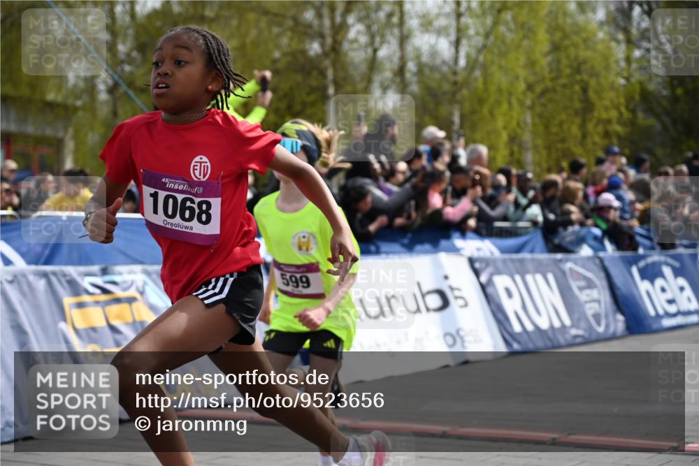 12.04.2026 - 45. Internationalen Wilhelmsburger Insellauf J. Mangold http://msf.ph/oto/9523656 12.04.2026 14:48:38 Ziel 71, 1838, 1068, 599, 18 meine-sportfotos.de