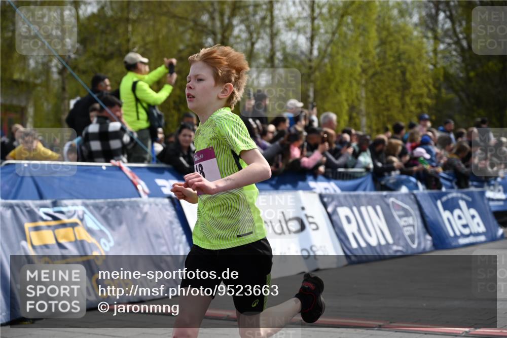 12.04.2026 - 45. Internationalen Wilhelmsburger Insellauf J. Mangold http://msf.ph/oto/9523663 12.04.2026 14:48:40 Ziel 1838, 1068, 599, 18, 382 meine-sportfotos.de
