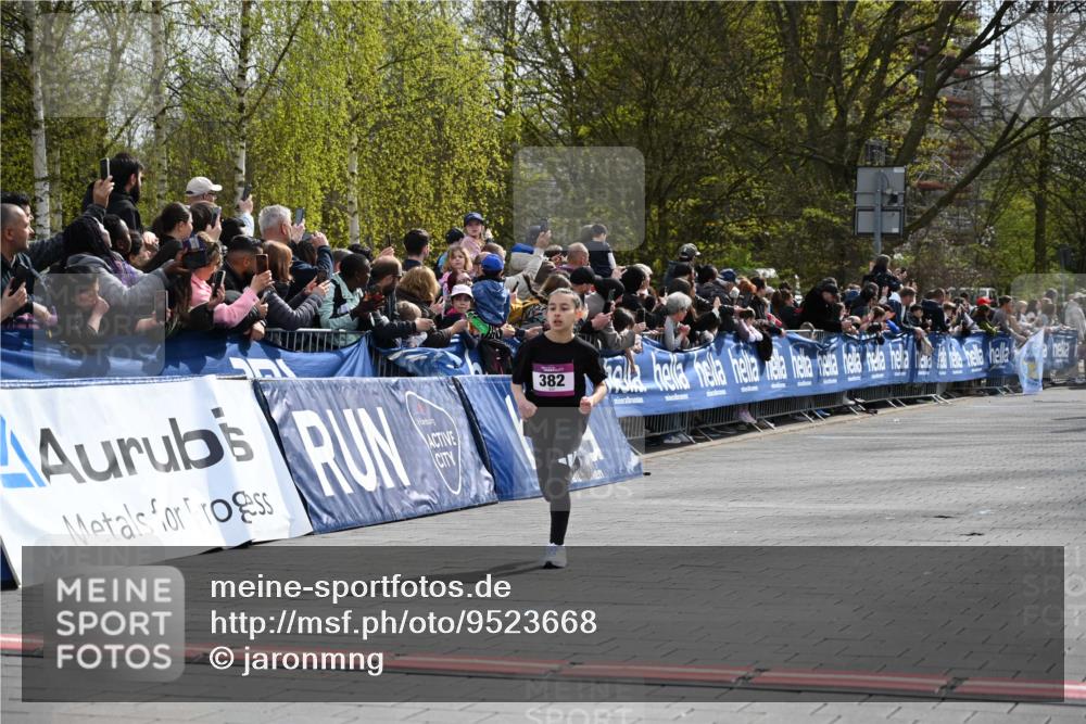 12.04.2026 - 45. Internationalen Wilhelmsburger Insellauf J. Mangold http://msf.ph/oto/9523668 12.04.2026 14:48:42 Ziel 599, 18, 382 meine-sportfotos.de