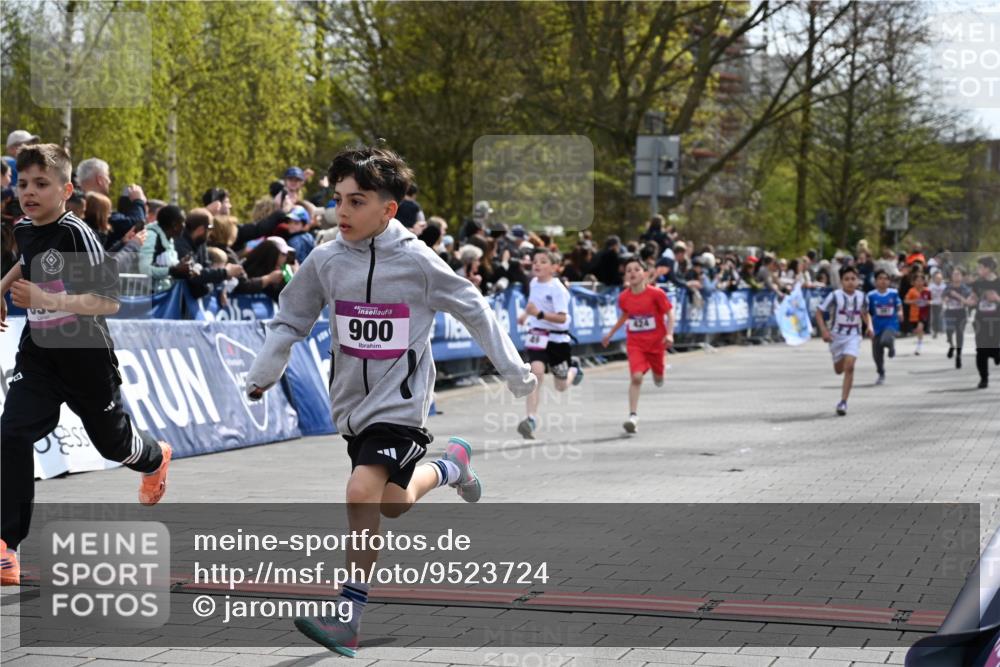 12.04.2026 - 45. Internationalen Wilhelmsburger Insellauf J. Mangold http://msf.ph/oto/9523724 12.04.2026 14:48:55 Ziel 1846, 683, 900, 899, 49, 424, 70, 381, 906 meine-sportfotos.de