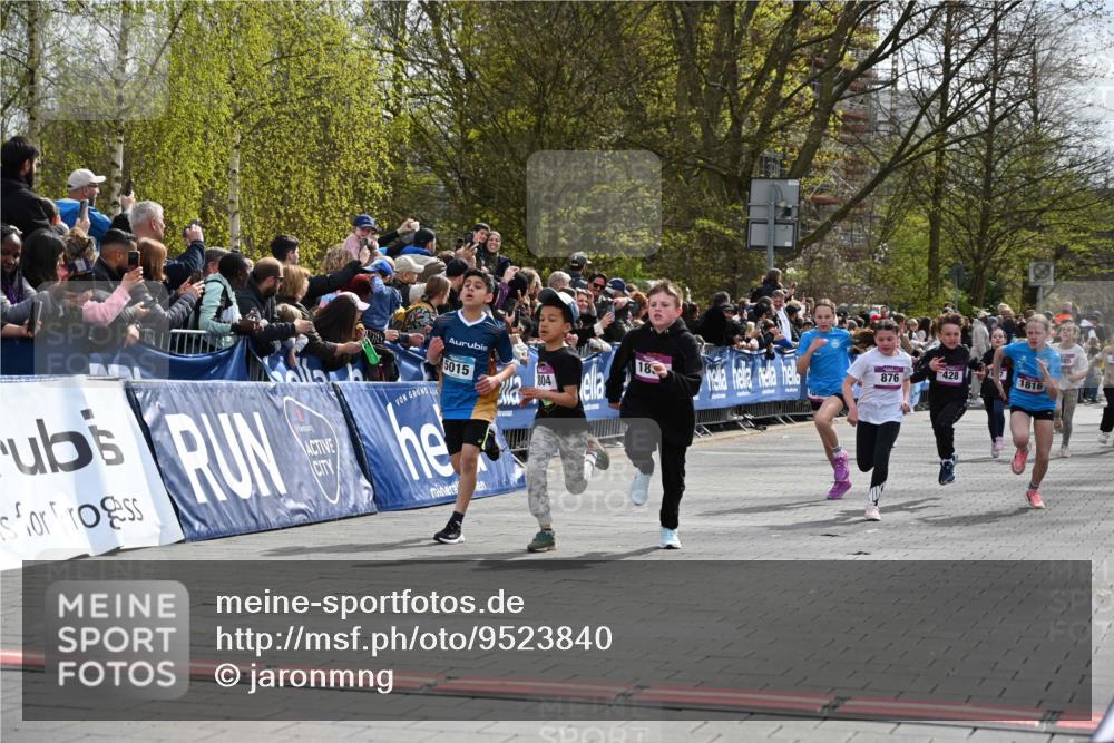 12.04.2026 - 45. Internationalen Wilhelmsburger Insellauf J. Mangold http://msf.ph/oto/9523840 12.04.2026 14:49:10 Ziel 903, 31, 373, 38, 1804, 1836, 5015, 876, 1816, 1815, 428 meine-sportfotos.de