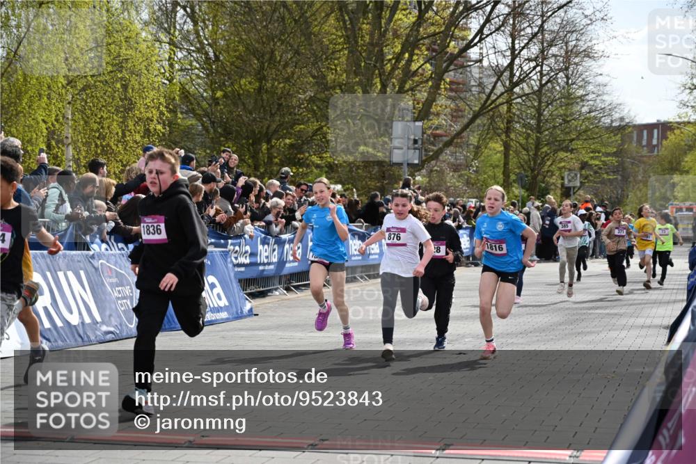 12.04.2026 - 45. Internationalen Wilhelmsburger Insellauf J. Mangold http://msf.ph/oto/9523843 12.04.2026 14:49:11 Ziel 31, 373, 38, 1804, 1836, 5015, 876, 1816, 1815, 428, 385, 371, 433 meine-sportfotos.de