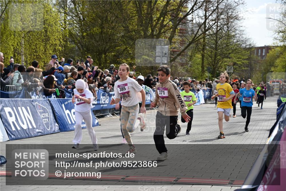 12.04.2026 - 45. Internationalen Wilhelmsburger Insellauf J. Mangold http://msf.ph/oto/9523866 12.04.2026 14:49:14 Ziel 1804, 1836, 5015, 876, 1816, 1815, 428, 385, 371, 433, 487, 887, 73, 1805, 591 meine-sportfotos.de