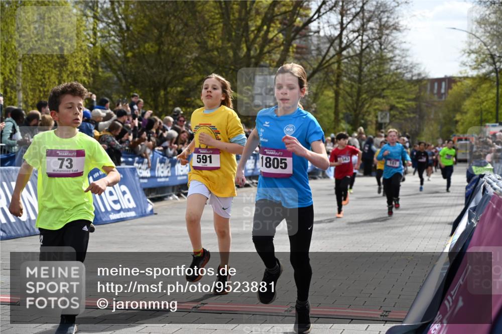 12.04.2026 - 45. Internationalen Wilhelmsburger Insellauf J. Mangold http://msf.ph/oto/9523881 12.04.2026 14:49:16 Ziel 876, 1816, 1815, 428, 385, 371, 433, 487, 887, 73, 1805, 591, 1043, 101 meine-sportfotos.de