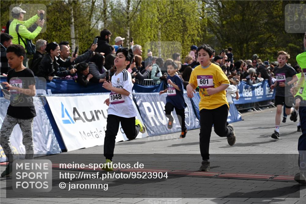 12.04.2026 - 45. Internationalen Wilhelmsburger Insellauf J. Mangold http://msf.ph/oto/9523904 12.04.2026 14:49:22 Ziel 1043, 101, 1063, 1048, 601, 418, 684, 597, 1823, 375, 2, 896, 372, 1055, 51 meine-sportfotos.de