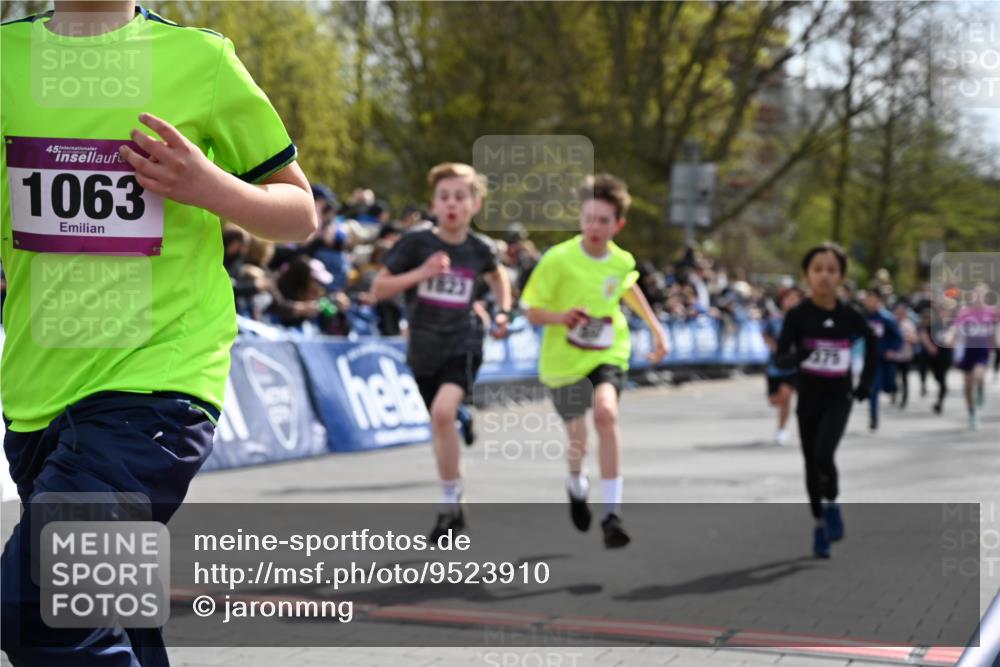 12.04.2026 - 45. Internationalen Wilhelmsburger Insellauf J. Mangold http://msf.ph/oto/9523910 12.04.2026 14:49:22 Ziel 1043, 101, 1063, 1048, 601, 418, 684, 597, 1823, 375, 2, 896, 372, 1055, 51 meine-sportfotos.de