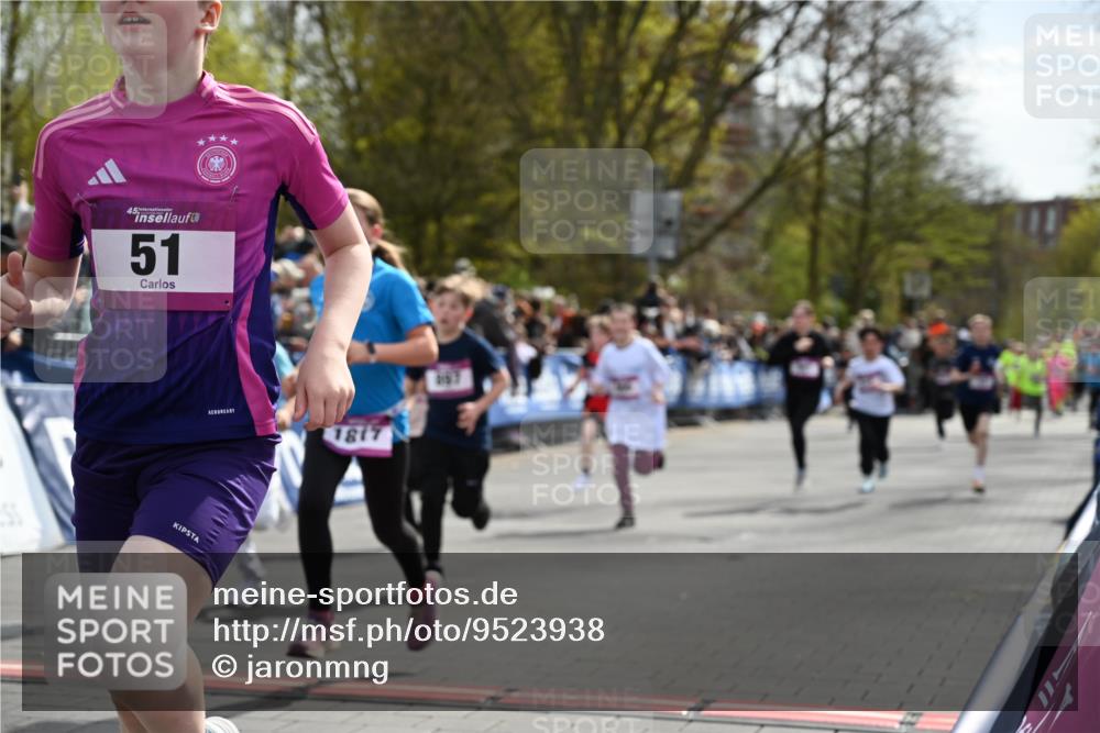 12.04.2026 - 45. Internationalen Wilhelmsburger Insellauf J. Mangold http://msf.ph/oto/9523938 12.04.2026 14:49:27 Ziel 375, 2, 896, 372, 1055, 51, 693, 1817, 100, 855, 897, 353, 666, 1827, 378, 17, 501 meine-sportfotos.de