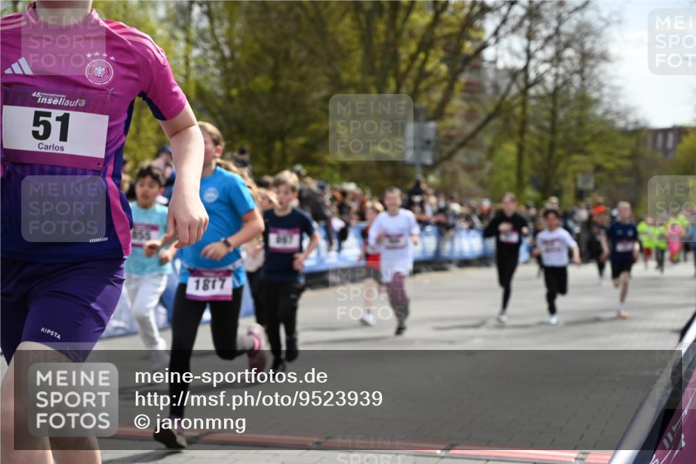 12.04.2026 - 45. Internationalen Wilhelmsburger Insellauf J. Mangold http://msf.ph/oto/9523939 12.04.2026 14:49:28 Ziel 2, 896, 372, 1055, 51, 693, 1817, 100, 855, 897, 353, 666, 1827, 378, 17, 501, 586 meine-sportfotos.de