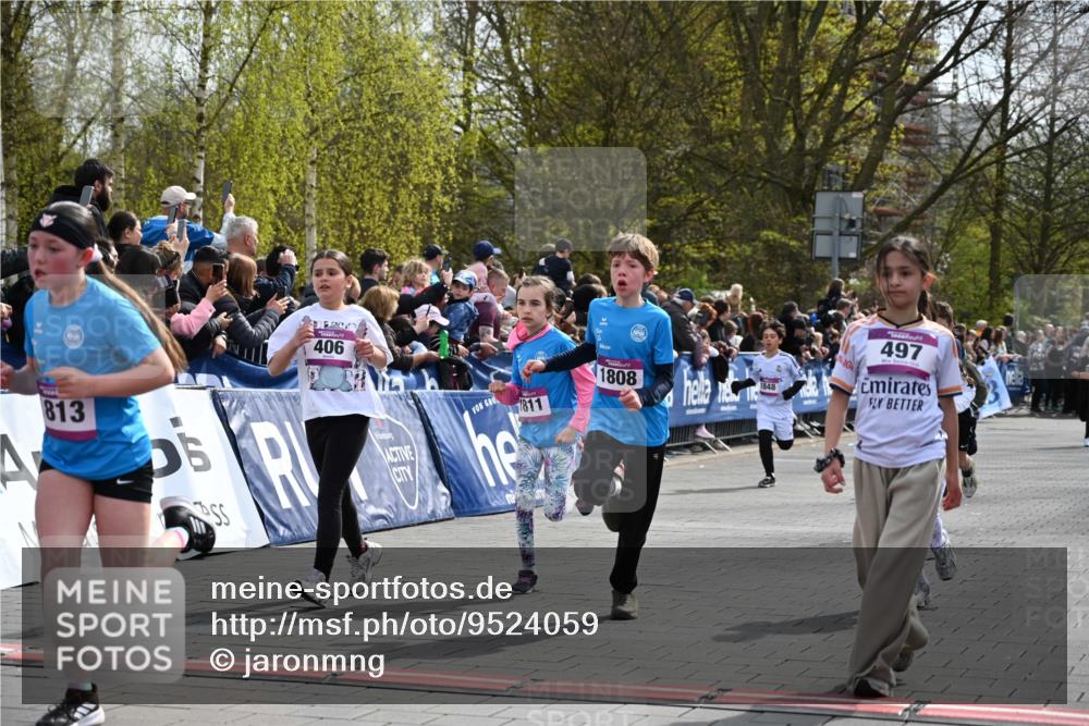 12.04.2026 - 45. Internationalen Wilhelmsburger Insellauf J. Mangold http://msf.ph/oto/9524059 12.04.2026 14:49:47 Ziel 401, 1812, 106, 169, 1, 1813, 497, 1808, 406, 1811, 367, 1830, 1848, 439 meine-sportfotos.de