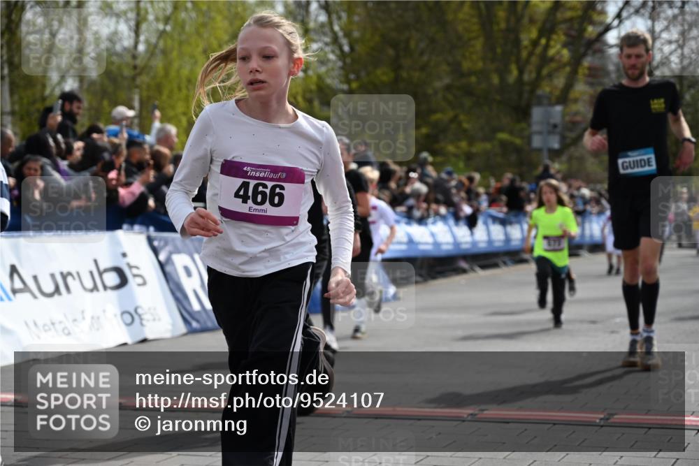 12.04.2026 - 45. Internationalen Wilhelmsburger Insellauf J. Mangold http://msf.ph/oto/9524107 12.04.2026 14:49:59 Ziel 857, 872, 402, 451, 608, 466, 878, 849, 861, 875, 572, 336, 1036, 1847, 400, 672, 368 meine-sportfotos.de