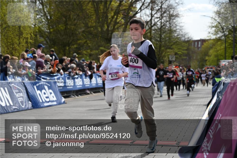 12.04.2026 - 45. Internationalen Wilhelmsburger Insellauf J. Mangold http://msf.ph/oto/9524120 12.04.2026 14:50:01 Ziel 402, 451, 608, 466, 878, 849, 861, 875, 572, 336, 1036, 1847, 400, 672, 368, 898, 1039 meine-sportfotos.de