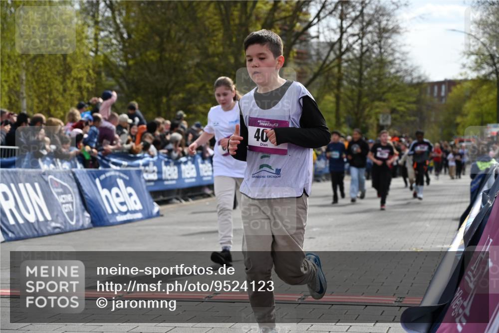 12.04.2026 - 45. Internationalen Wilhelmsburger Insellauf J. Mangold http://msf.ph/oto/9524123 12.04.2026 14:50:02 Ziel 466, 878, 849, 861, 875, 572, 336, 1036, 1847, 400, 672, 368, 898, 1039, 901, 131 meine-sportfotos.de