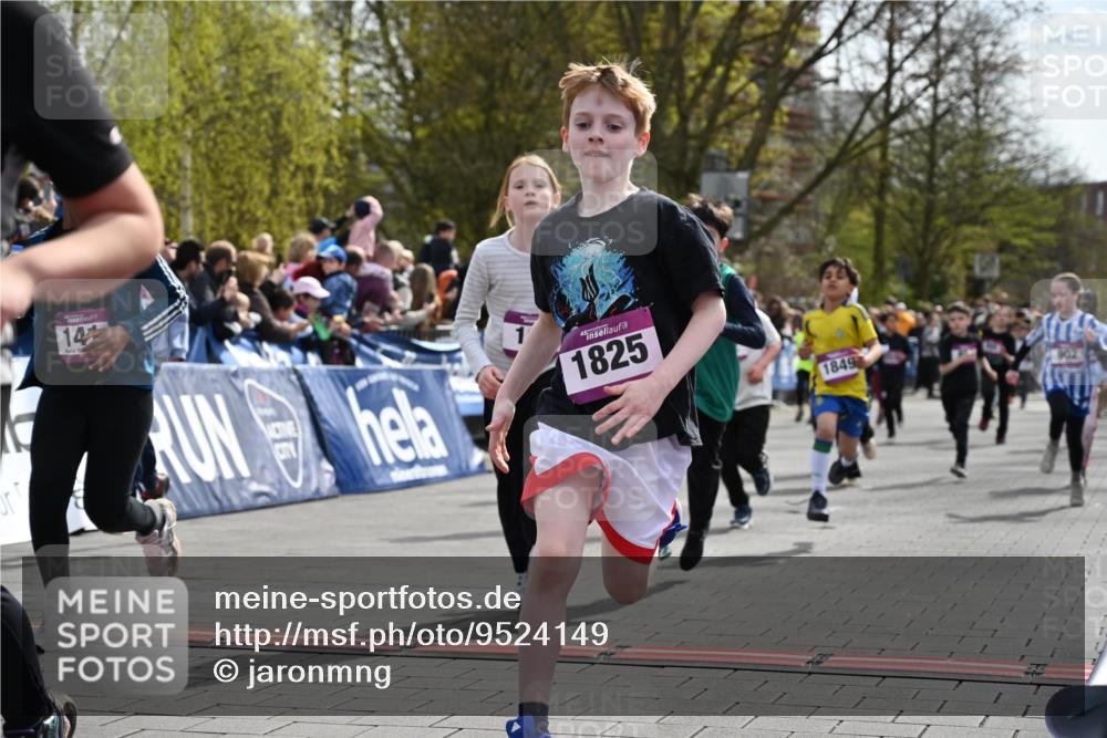 12.04.2026 - 45. Internationalen Wilhelmsburger Insellauf J. Mangold http://msf.ph/oto/9524149 12.04.2026 14:50:08 Ziel 898, 1039, 901, 131, 1061, 624, 1825, 141, 164, 113, 1845, 1849, 1810, 352, 902, 1814, 860, 854, 885, 1801, 138, 355, 856 meine-sportfotos.de