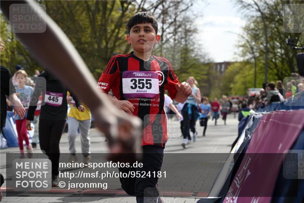12.04.2026 - 45. Internationalen Wilhelmsburger Insellauf J. Mangold http://msf.ph/oto/9524181 12.04.2026 14:50:14 Ziel 902, 1814, 860, 854, 885, 1801, 138, 355, 856, 1038, 516, 445, 395, 600, 168, 396, 871, 173, 369, 21, 403, 398, 1064, 667, 661 meine-sportfotos.de