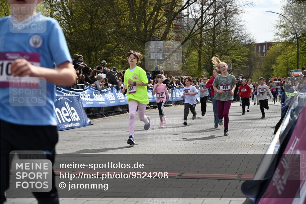 12.04.2026 - 45. Internationalen Wilhelmsburger Insellauf J. Mangold http://msf.ph/oto/9524208 12.04.2026 14:50:19 Ziel 173, 369, 21, 403, 398, 1064, 667, 661, 1829, 561, 469, 397, 393, 376, 890, 500 meine-sportfotos.de