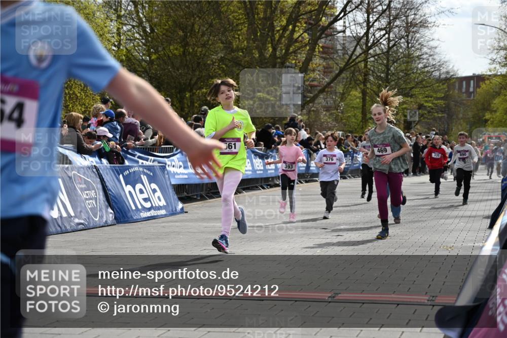12.04.2026 - 45. Internationalen Wilhelmsburger Insellauf J. Mangold http://msf.ph/oto/9524212 12.04.2026 14:50:19 Ziel 173, 369, 21, 403, 398, 1064, 667, 661, 1829, 561, 469, 397, 393, 376, 890, 500 meine-sportfotos.de