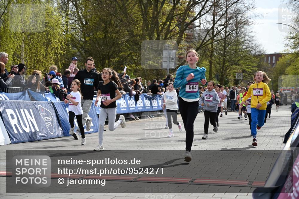 12.04.2026 - 45. Internationalen Wilhelmsburger Insellauf J. Mangold http://msf.ph/oto/9524271 12.04.2026 14:50:29 Ziel 370, 345, 429, 905, 461, 475, 859, 1840, 504, 333, 391, 407, 883, 452, 1834, 491 meine-sportfotos.de