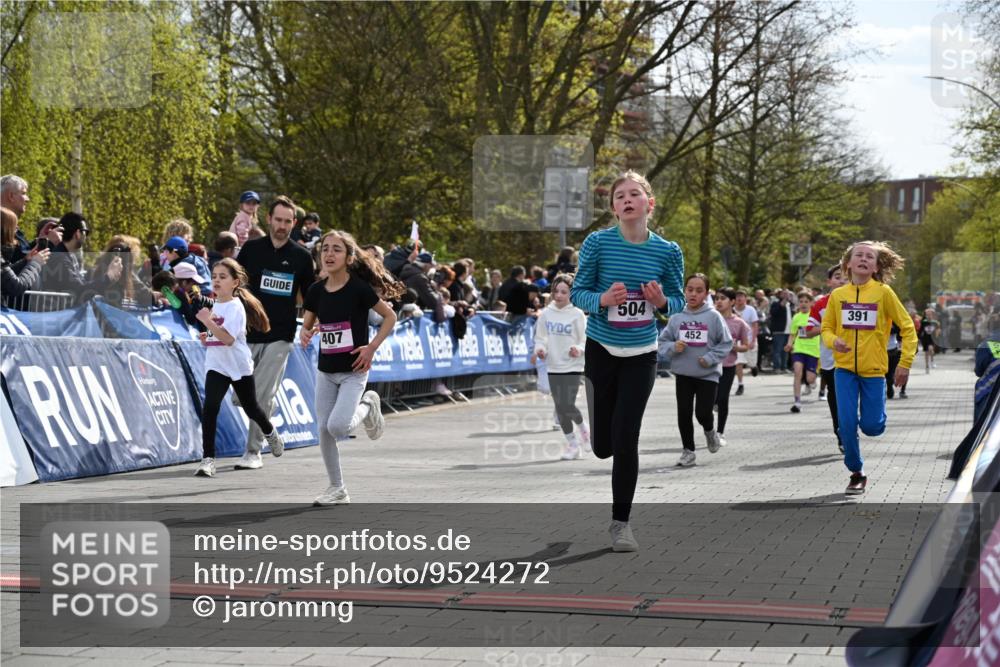 12.04.2026 - 45. Internationalen Wilhelmsburger Insellauf J. Mangold http://msf.ph/oto/9524272 12.04.2026 14:50:29 Ziel 370, 345, 429, 905, 461, 475, 859, 1840, 504, 333, 391, 407, 883, 452, 1834, 491 meine-sportfotos.de