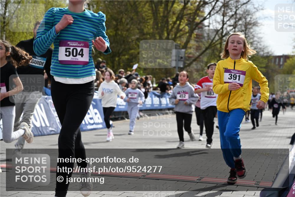 12.04.2026 - 45. Internationalen Wilhelmsburger Insellauf J. Mangold http://msf.ph/oto/9524277 12.04.2026 14:50:31 Ziel 475, 859, 1840, 504, 333, 391, 407, 883, 452, 1834, 491, 426, 392, 880 meine-sportfotos.de