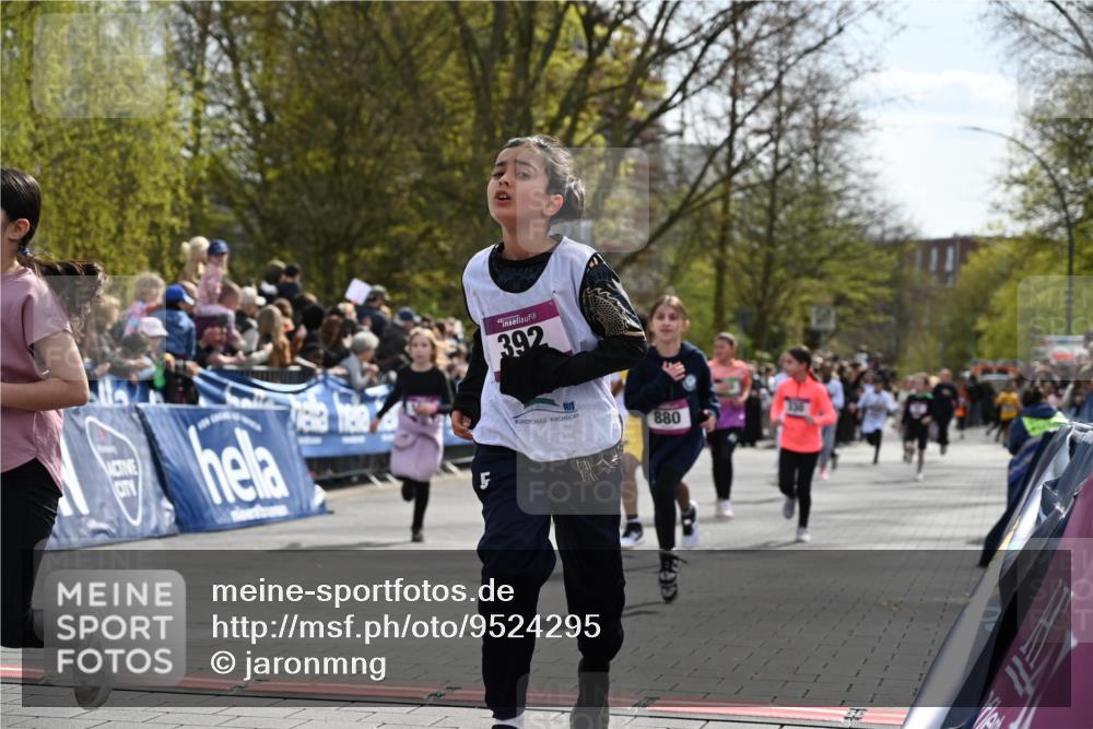 12.04.2026 - 45. Internationalen Wilhelmsburger Insellauf J. Mangold http://msf.ph/oto/9524295 12.04.2026 14:50:35 Ziel 883, 452, 1834, 491, 426, 392, 880, 151, 1035, 330, 362, 865 meine-sportfotos.de