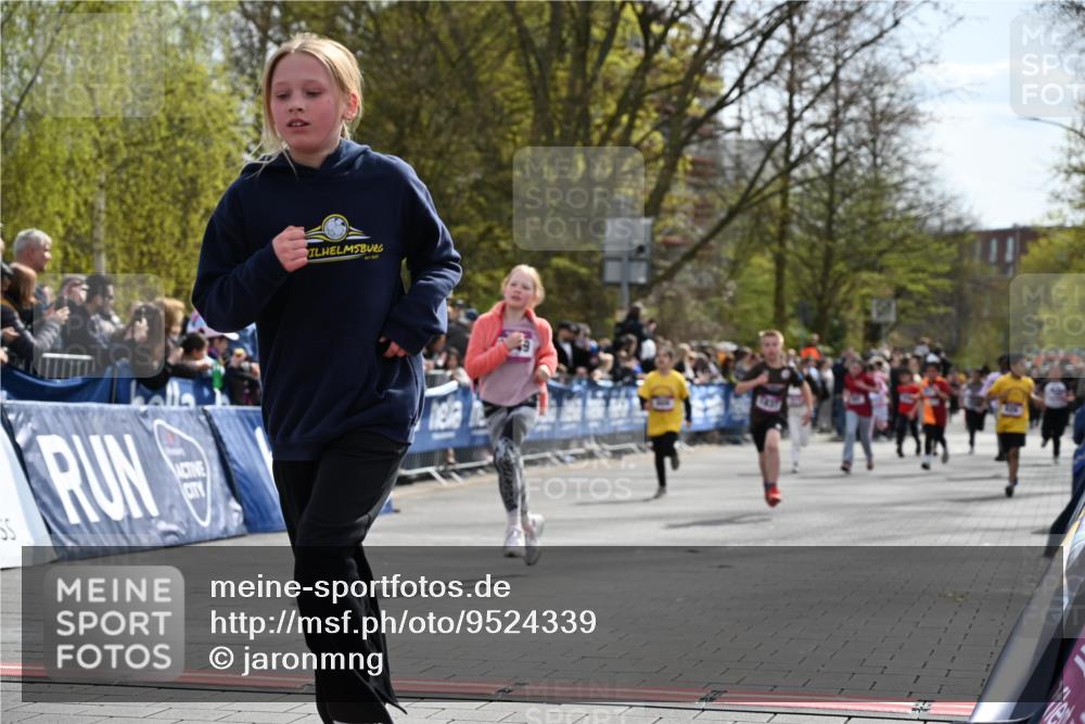 12.04.2026 - 45. Internationalen Wilhelmsburger Insellauf J. Mangold http://msf.ph/oto/9524339 12.04.2026 14:50:44 Ziel 1844, 98, 22, 654, 420, 877, 1049, 1837, 609, 331 meine-sportfotos.de