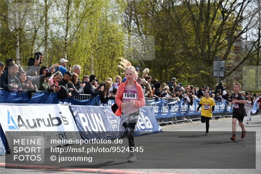 12.04.2026 - 45. Internationalen Wilhelmsburger Insellauf J. Mangold http://msf.ph/oto/9524345 12.04.2026 14:50:44 Ziel 1844, 98, 22, 654, 420, 877, 1049, 1837, 609, 331 meine-sportfotos.de