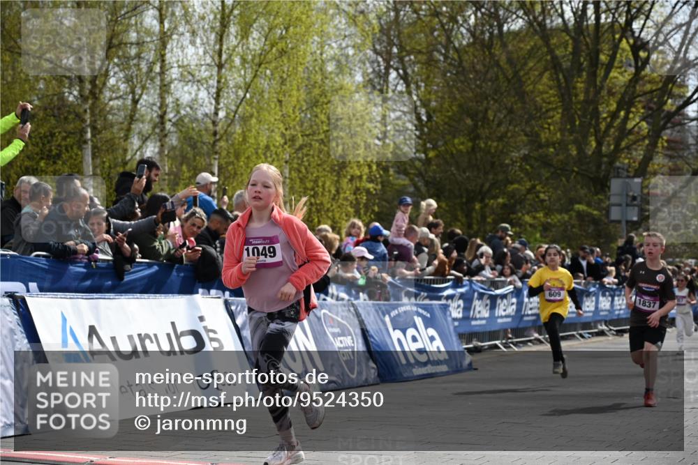 12.04.2026 - 45. Internationalen Wilhelmsburger Insellauf J. Mangold http://msf.ph/oto/9524350 12.04.2026 14:50:45 Ziel 98, 22, 654, 420, 877, 1049, 1837, 609, 331, 626, 895, 357 meine-sportfotos.de