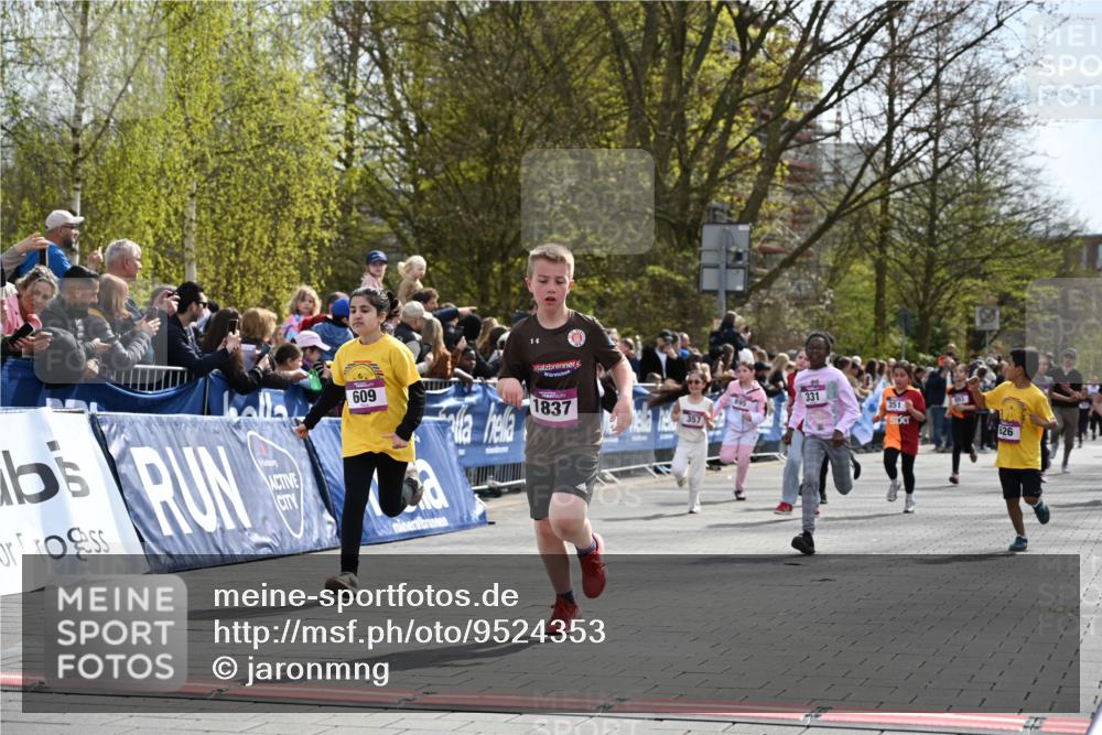 12.04.2026 - 45. Internationalen Wilhelmsburger Insellauf J. Mangold http://msf.ph/oto/9524353 12.04.2026 14:50:46 Ziel 654, 420, 877, 1049, 1837, 609, 331, 626, 895, 357, 889, 408, 351 meine-sportfotos.de
