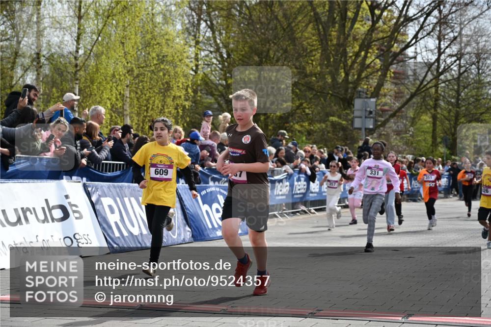 12.04.2026 - 45. Internationalen Wilhelmsburger Insellauf J. Mangold http://msf.ph/oto/9524357 12.04.2026 14:50:46 Ziel 654, 420, 877, 1049, 1837, 609, 331, 626, 895, 357, 889, 408, 351 meine-sportfotos.de