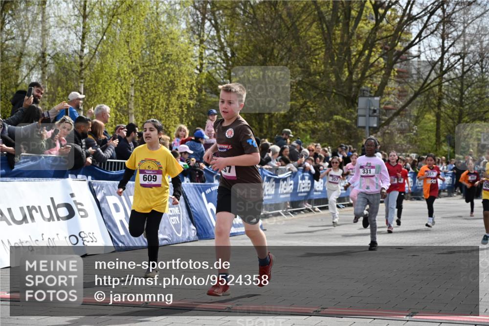 12.04.2026 - 45. Internationalen Wilhelmsburger Insellauf J. Mangold http://msf.ph/oto/9524358 12.04.2026 14:50:46 Ziel 654, 420, 877, 1049, 1837, 609, 331, 626, 895, 357, 889, 408, 351 meine-sportfotos.de