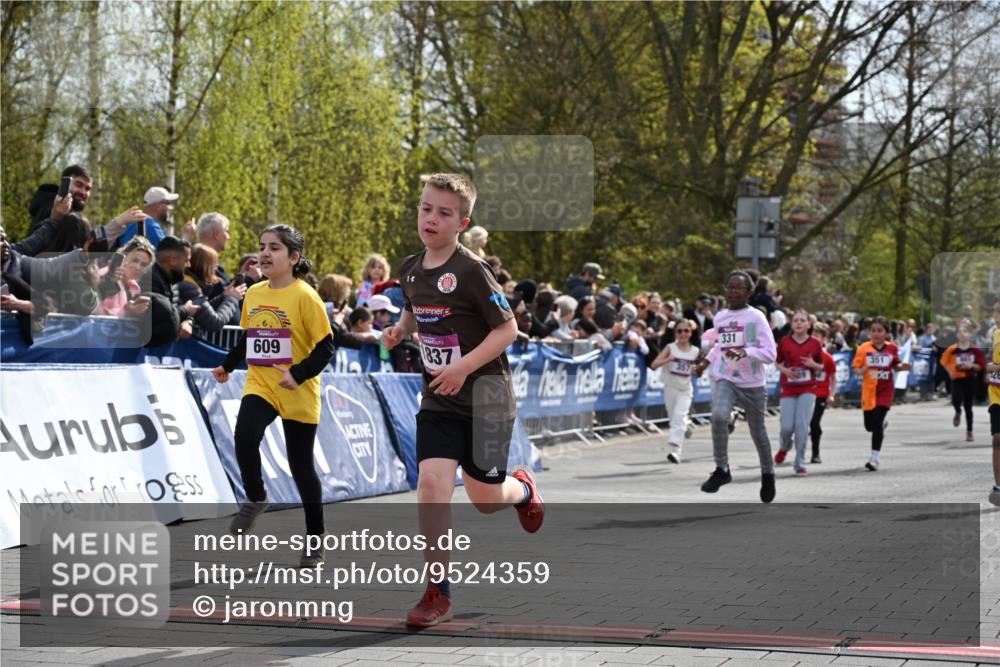 12.04.2026 - 45. Internationalen Wilhelmsburger Insellauf J. Mangold http://msf.ph/oto/9524359 12.04.2026 14:50:46 Ziel 654, 420, 877, 1049, 1837, 609, 331, 626, 895, 357, 889, 408, 351 meine-sportfotos.de