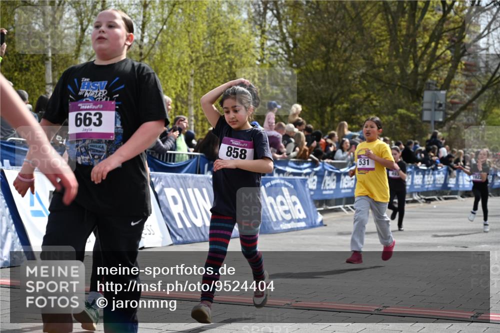 12.04.2026 - 45. Internationalen Wilhelmsburger Insellauf J. Mangold http://msf.ph/oto/9524404 12.04.2026 14:50:57 Ziel 388, 663, 359, 858, 531, 493, 1822 meine-sportfotos.de