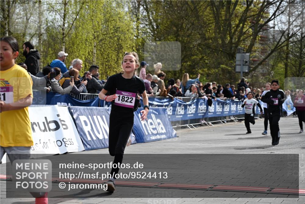 12.04.2026 - 45. Internationalen Wilhelmsburger Insellauf J. Mangold http://msf.ph/oto/9524413 12.04.2026 14:50:59 Ziel 663, 359, 858, 531, 493, 1822, 495, 1041, 1052, 116 meine-sportfotos.de