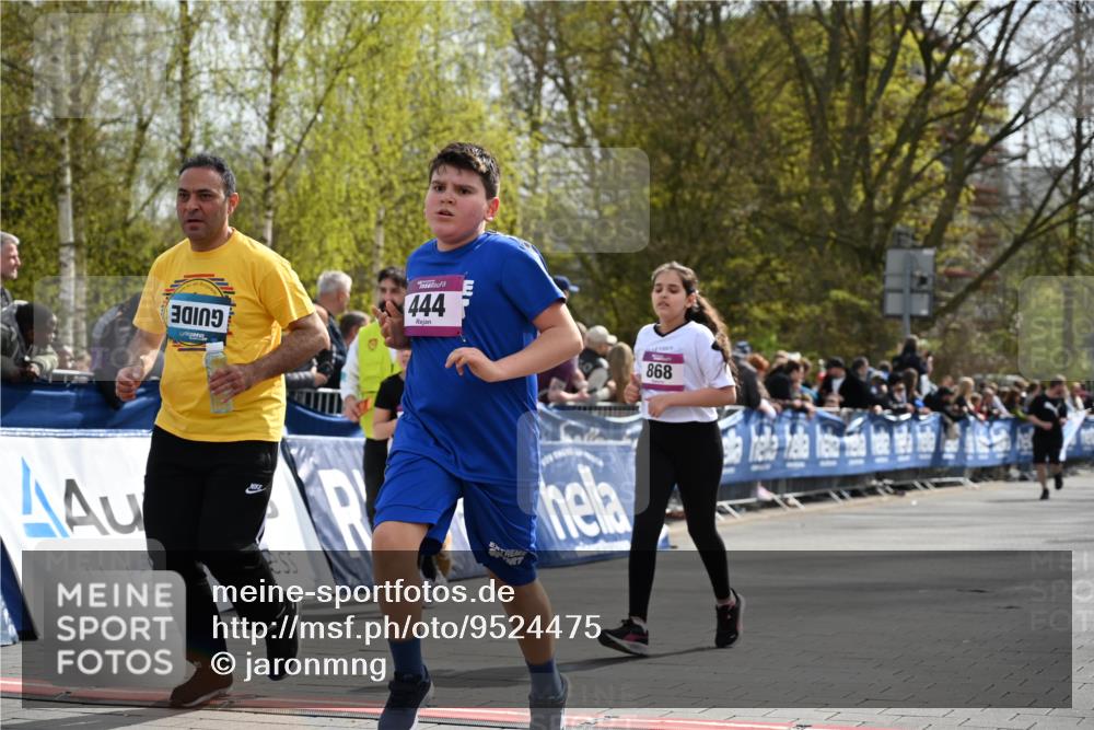 12.04.2026 - 45. Internationalen Wilhelmsburger Insellauf J. Mangold http://msf.ph/oto/9524475 12.04.2026 14:51:18 Ziel 1843, 380, 435, 1051, 544, 444, 868, 852, 358 meine-sportfotos.de