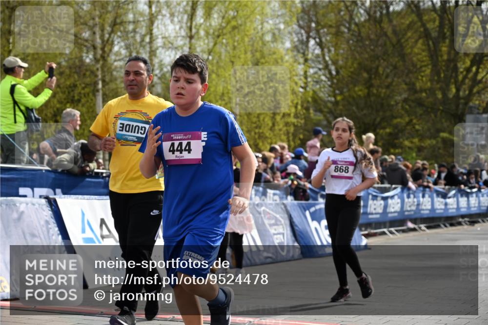12.04.2026 - 45. Internationalen Wilhelmsburger Insellauf J. Mangold http://msf.ph/oto/9524478 12.04.2026 14:51:19 Ziel 435, 1051, 544, 444, 868, 852, 358, 1072 meine-sportfotos.de