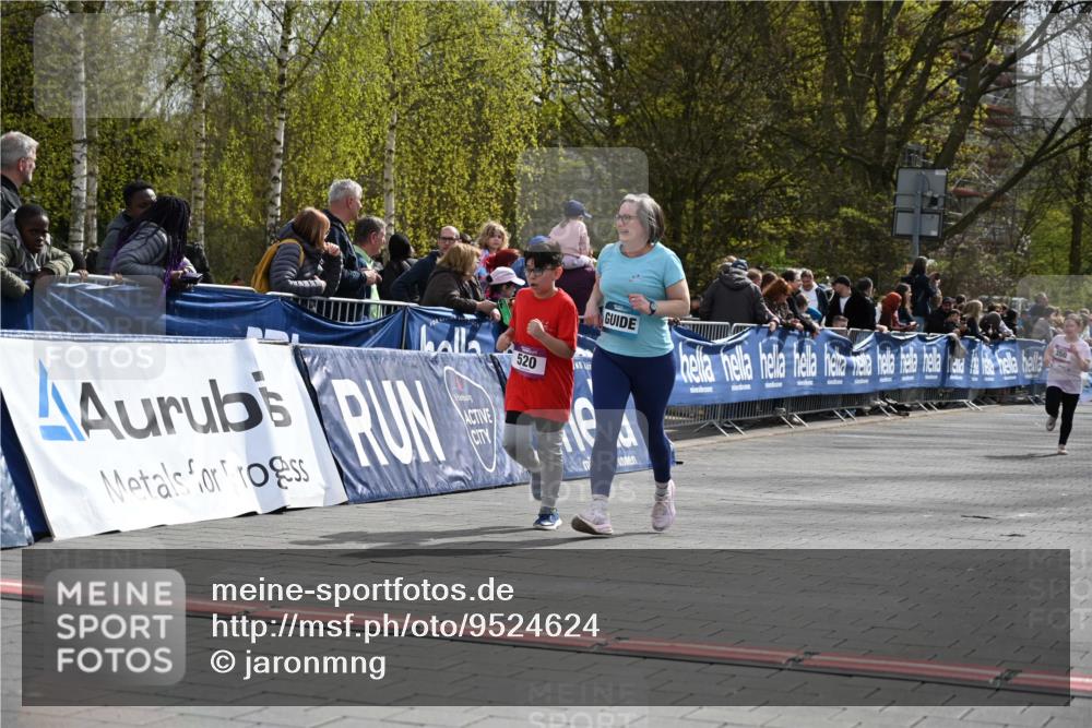 12.04.2026 - 45. Internationalen Wilhelmsburger Insellauf J. Mangold http://msf.ph/oto/9524624 12.04.2026 14:51:59 Ziel 520, 350, 892, 490 meine-sportfotos.de