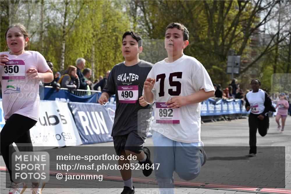 12.04.2026 - 45. Internationalen Wilhelmsburger Insellauf J. Mangold http://msf.ph/oto/9524647 12.04.2026 14:52:03 Ziel 520, 350, 892, 490, 114 meine-sportfotos.de