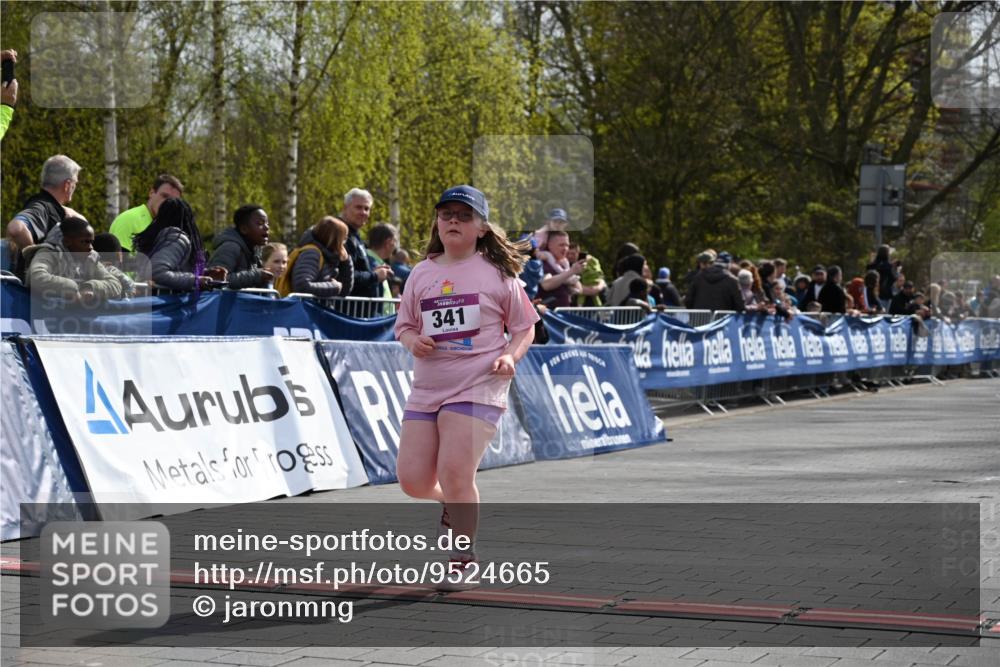 12.04.2026 - 45. Internationalen Wilhelmsburger Insellauf J. Mangold http://msf.ph/oto/9524665 12.04.2026 14:52:09 Ziel 341 meine-sportfotos.de