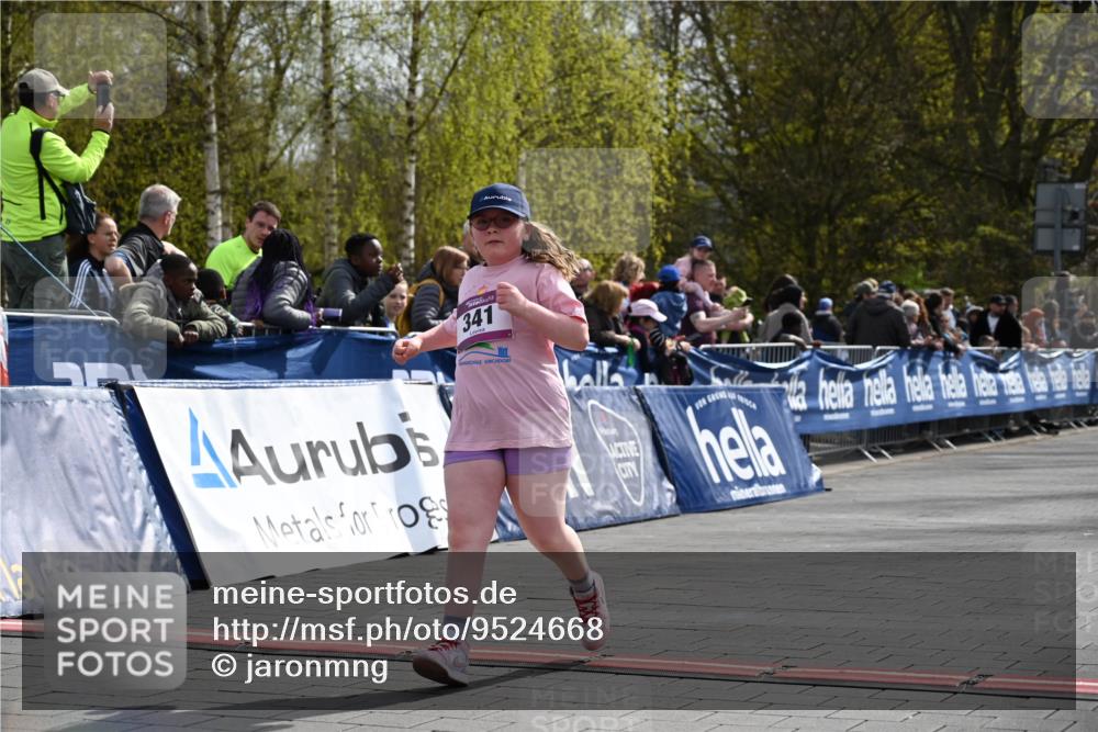 12.04.2026 - 45. Internationalen Wilhelmsburger Insellauf J. Mangold http://msf.ph/oto/9524668 12.04.2026 14:52:09 Ziel 341 meine-sportfotos.de