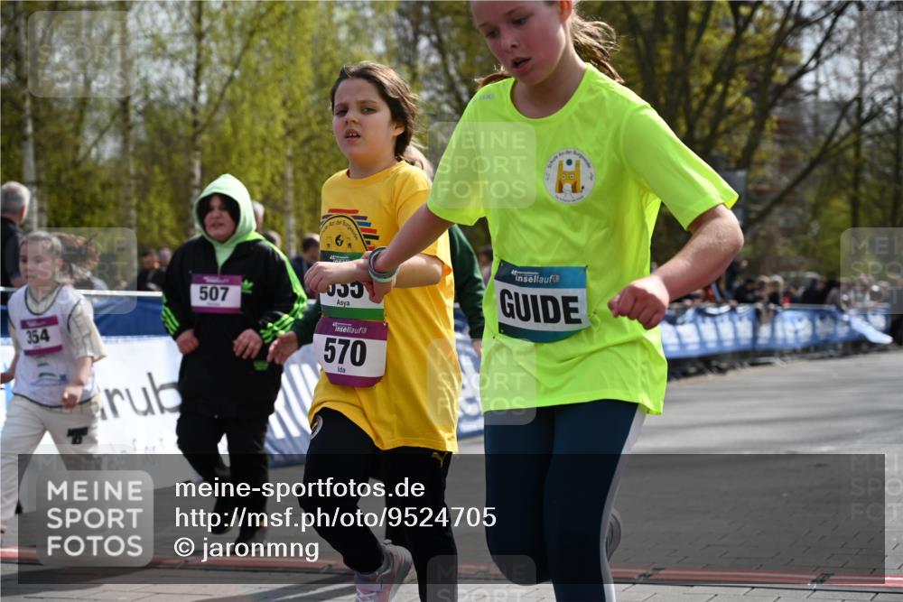 12.04.2026 - 45. Internationalen Wilhelmsburger Insellauf J. Mangold http://msf.ph/oto/9524705 12.04.2026 14:52:26 Ziel 570, 354, 507, 498 meine-sportfotos.de