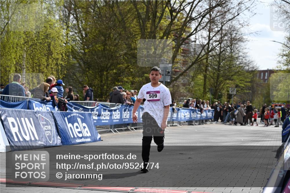 12.04.2026 - 45. Internationalen Wilhelmsburger Insellauf J. Mangold http://msf.ph/oto/9524774 12.04.2026 14:53:04 Ziel 1040, 509 meine-sportfotos.de